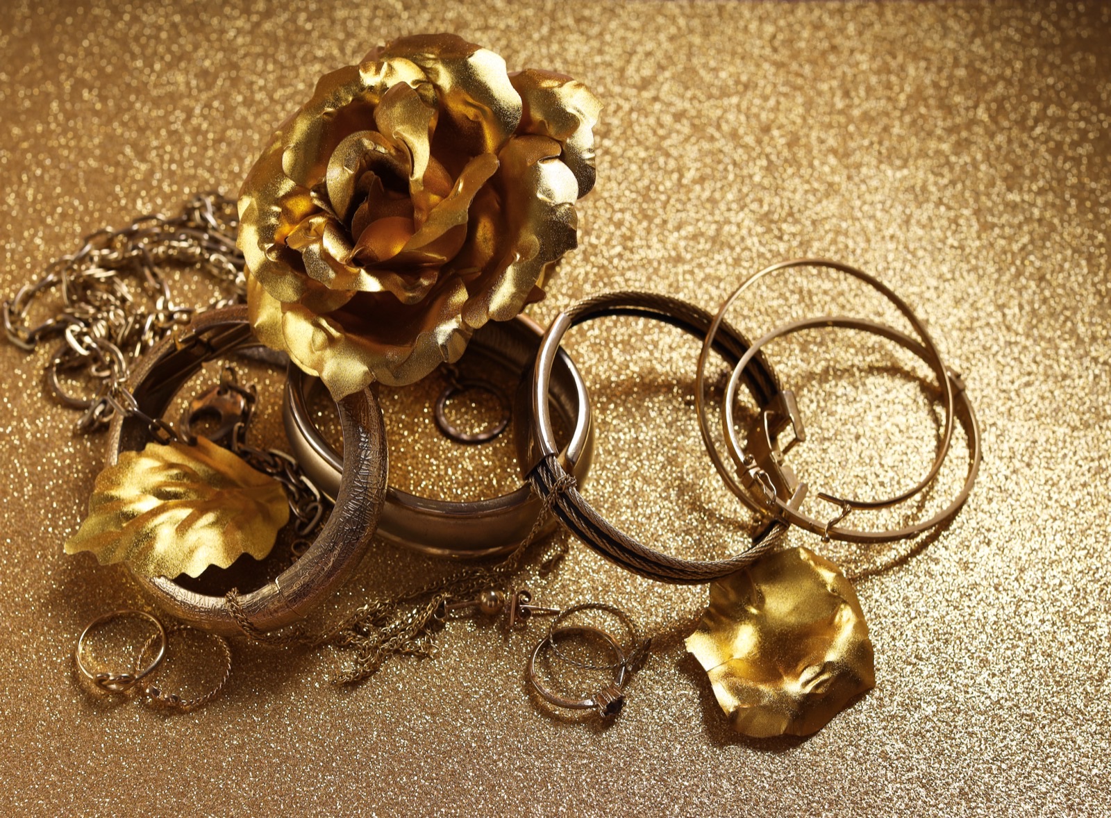 Jewelry theft investigation